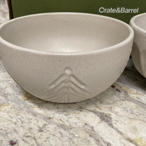 ๐ Crate & Barrel Textured Stoneware Bowls set of 4, in box - Picture 6 of 11